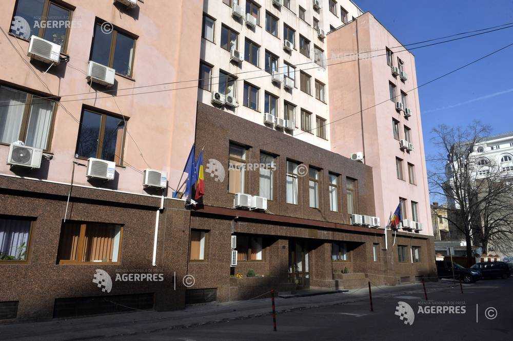 Parchetul de pe lângă Tribunalul Bucureşti: 14 persoane urmărite penal după ce ar fi obţinut credite cu acte false