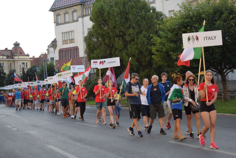 Peste 40 de ţări, la Parada Naţiunilor din deschiderea Campionatelor Europene de triatlon multisport de la Târgu Mureş